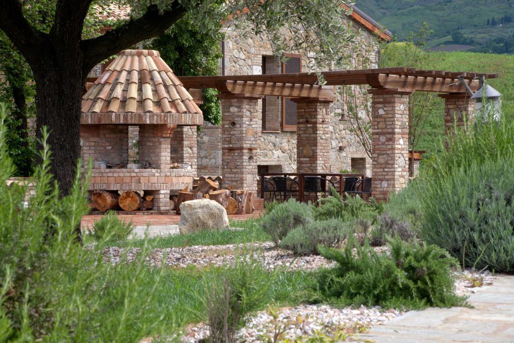 Tuscany Forever Famiglia Apartments Volterra Exterior photo