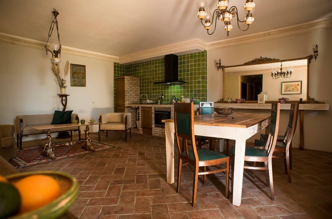 Tuscany Forever Famiglia Apartments Volterra Exterior photo